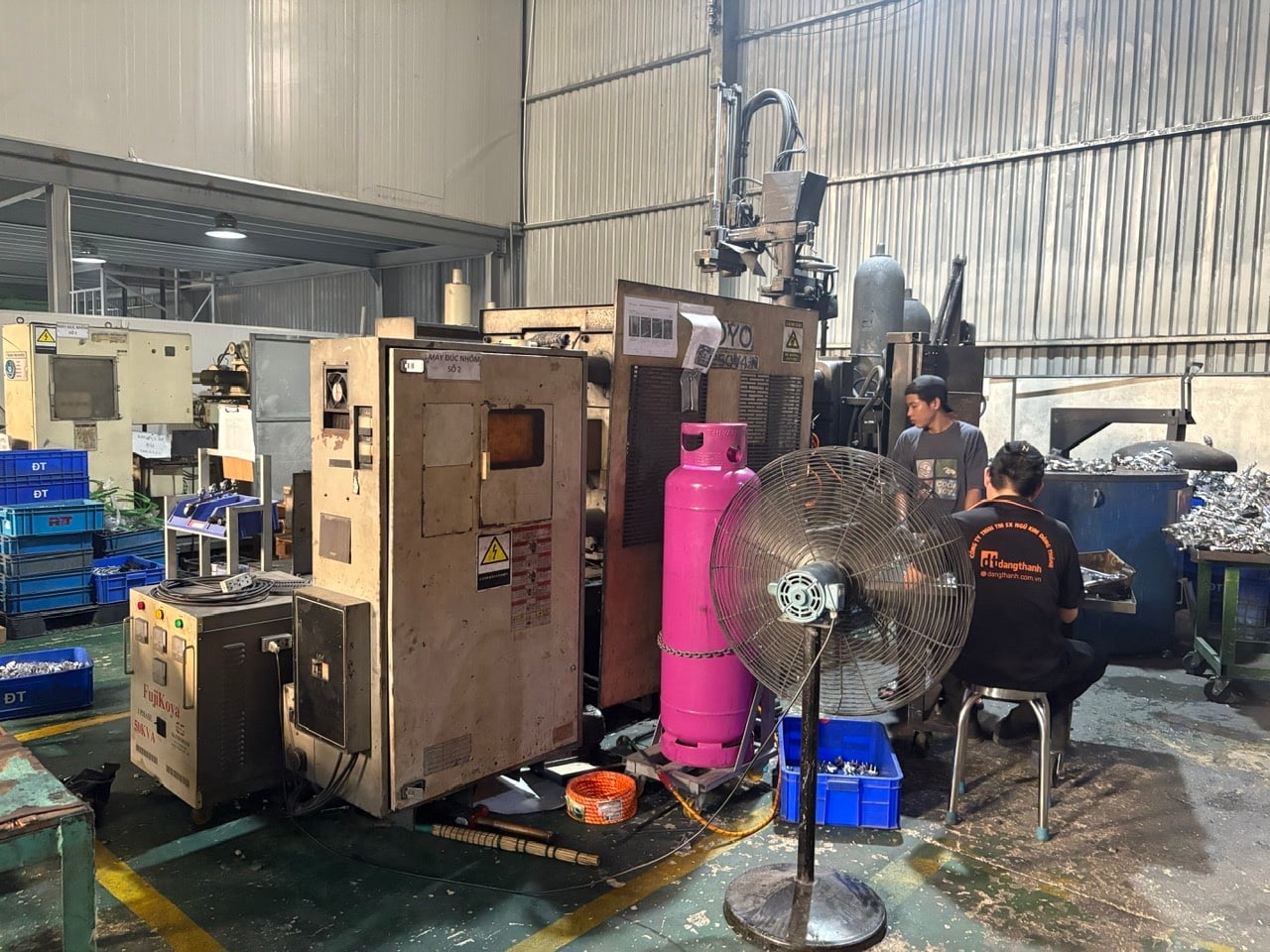 Aluminum die casting machine